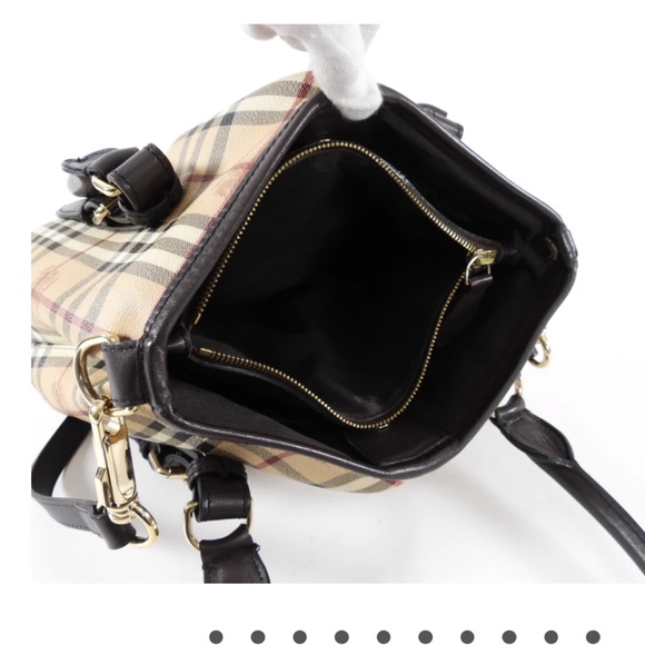 Burberry bag in great condition - Picture 2 of 10